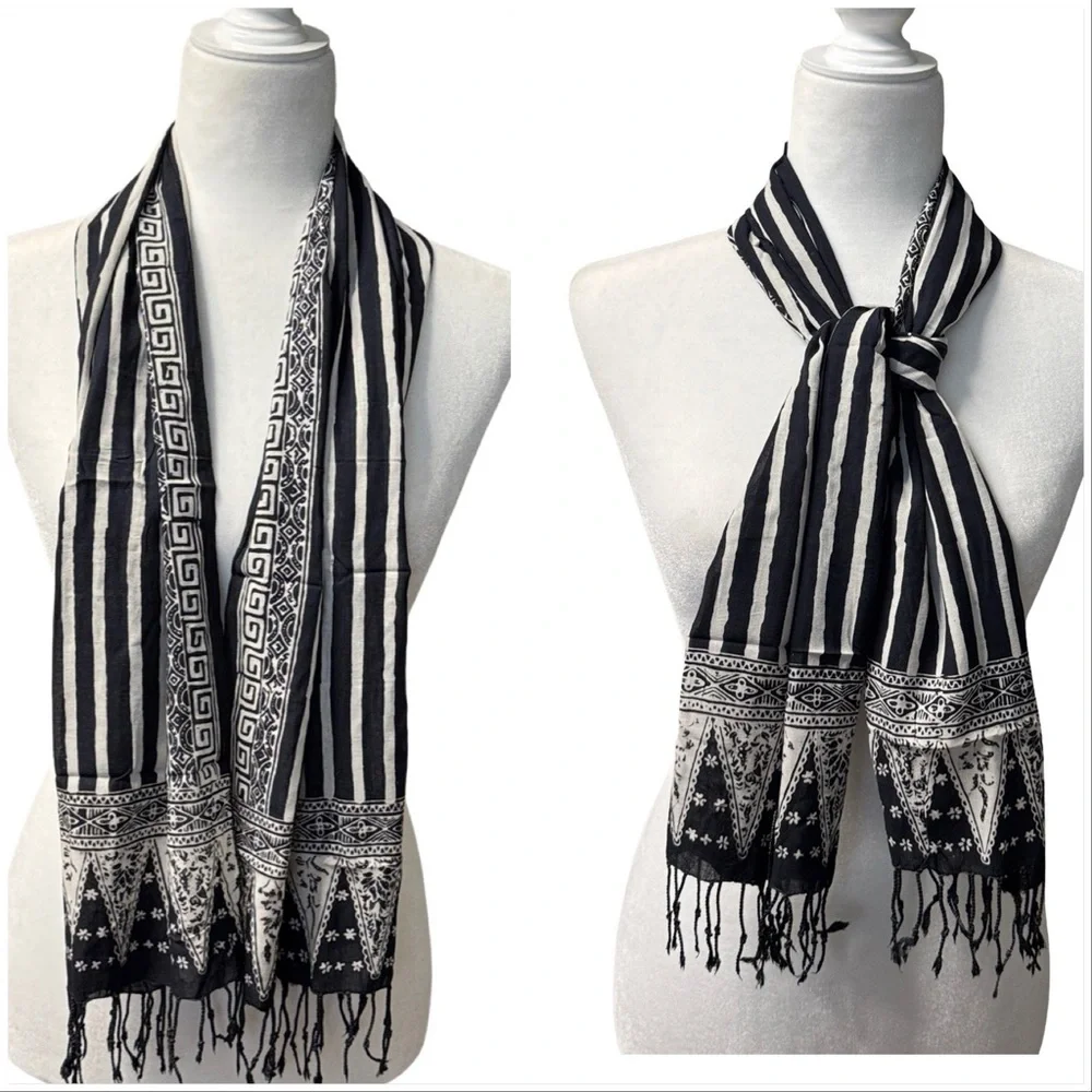 Beatiful Back & White Striped Batik Scarf